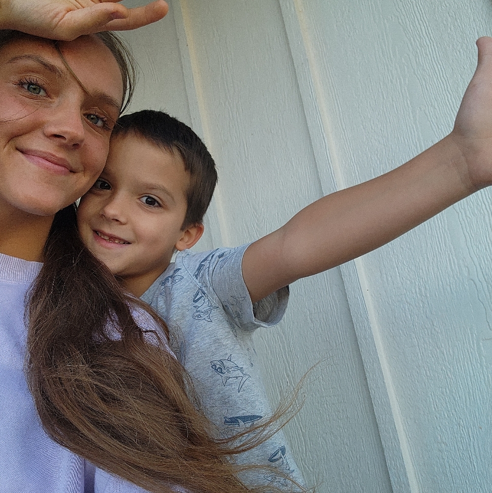 Meet your seller ✨ - Picture 4 of 5